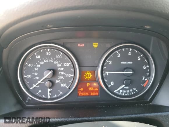 ✅ 2015 BMW X1 xDrive28i • VIN: WBAVL1C54FVY33853 • Lot: 68358405. Listed on Copart with 228,626 mi. Free auction sales archive from the USA and detailed vehicle history report at DreamBid. Image 9.