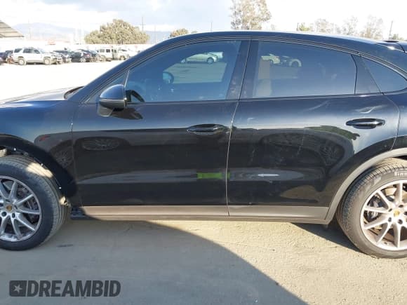 ✅ 2021 Porsche Cayenne • VIN: WP1BA2AY3MDA41192 • Lot: 41506619. Wystawiony na IAAI z przebiegiem 22 167 mil. Bezpłatny archiwum sprzedaży aukcyjnych z USA i szczegółowy raport historii pojazdu na DreamBid. Zdjęcie 15.