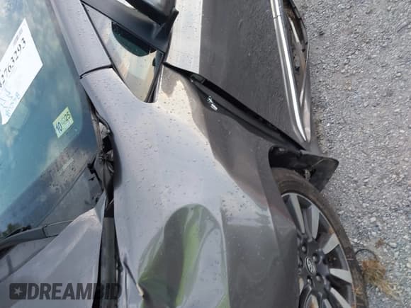 ✅ 2019 Toyota Sienna XLE • VIN: 5TDDZ3DC1KS211995 • Lot: 42763293. Listed on IAAI with 85,338 mi. Free auction sales archive from the USA and detailed vehicle history report at DreamBid. Image 18.