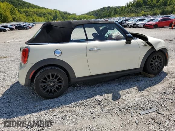 ✅ 2017 MINI Convertible Cooper S • VIN: WMWWG9C53H3C22656 • Lot: 70481284. Listed on Copart with 71,612 mi. Free auction sales archive from the USA and detailed vehicle history report at DreamBid. Image 3.