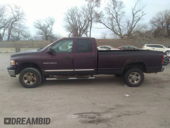 2005 Dodge 3500 SLT z VIN 3D7LS38C65G768954, wystawiony jako IAAI lot #40947309 z przebiegiem 262 829 mil mil oraz . Historia ofert i sprzedaży dostępna na DreamBid. Obrazek 14.