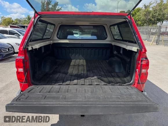 ✅ 2018 Chevrolet Silverado 1500 LT • VIN: 3GCPCREC9JG374486 • Лот: 44950235. Опубликован ранее на Copart с пробегом 85 495 миль. Бесплатный доступ к архиву аукционных продаж из США и подробный отчёт об истории автомобиля на DreamBid. Изображение 6.