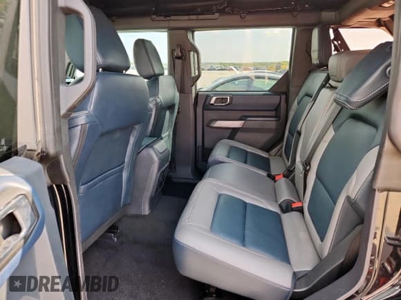 ✅ 2023 Ford Bronco Badlands • VIN: 1FMEE5DP7PLB94686 • Lot: 90226365. Listed on Copart with 27,088 mi. Free auction sales archive from the USA and detailed vehicle history report at DreamBid. Image 11.