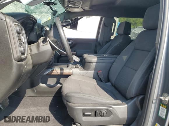 ✅ 2020 Chevrolet Silverado 1500 RST • VIN: 1GCUYEED1LZ149469 • Lot: 81088555. Wystawiony na Copart z przebiegiem 113 078 mil. Bezpłatny archiwum sprzedaży aukcyjnych z USA i szczegółowy raport historii pojazdu na DreamBid. Zdjęcie 7.