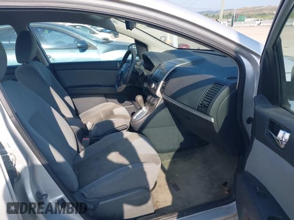 ✅ 2010 Nissan Sentra SR • VIN: 3N1AB6AP7AL637696 • Лот: 43013315. Опубликован ранее на IAAI с пробегом 163 382 миль. Бесплатный доступ к архиву аукционных продаж из США и подробный отчёт об истории автомобиля на DreamBid. Изображение 5.