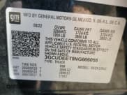 ✅ 2022 Chevrolet Silverado 1500 RST • VIN: 3GCUDEET9NG666055 • Lot: 65740525. Wystawiony na Copart z przebiegiem 9 999 mil. Bezpłatny archiwum sprzedaży aukcyjnych z USA i szczegółowy raport historii pojazdu na DreamBid. Zdjęcie 12.