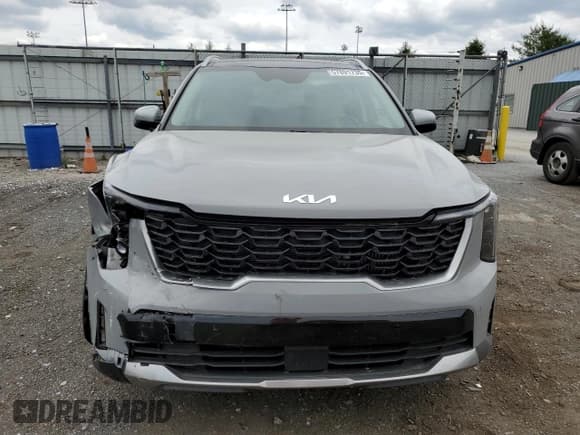 ✅ 2025 Kia Sorento X-Line EX • VIN: 5XYRHDJF0SG366225 • Lot: 57891735. Wystawiony na Copart z przebiegiem 3 017 mil. Bezpłatny archiwum sprzedaży aukcyjnych z USA i szczegółowy raport historii pojazdu na DreamBid. Zdjęcie 5.
