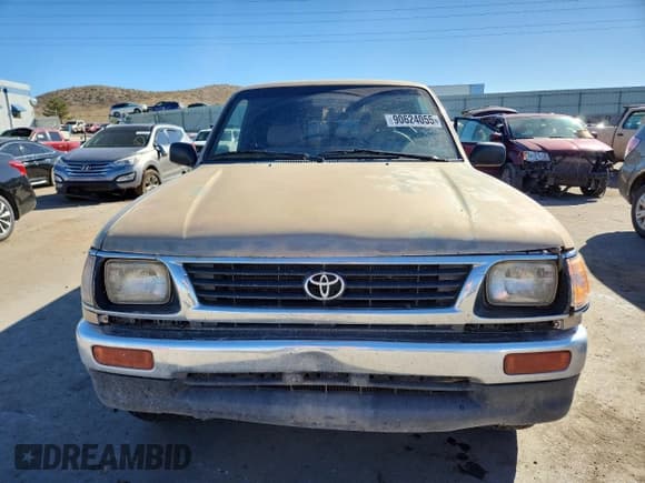 ✅ 1996 Toyota Tacoma • VIN: 4TAVN52N7TZ133900 • Lot: 90624055. Listed on Copart with 304,969 mi. Free auction sales archive from the USA and detailed vehicle history report at DreamBid. Image 5.