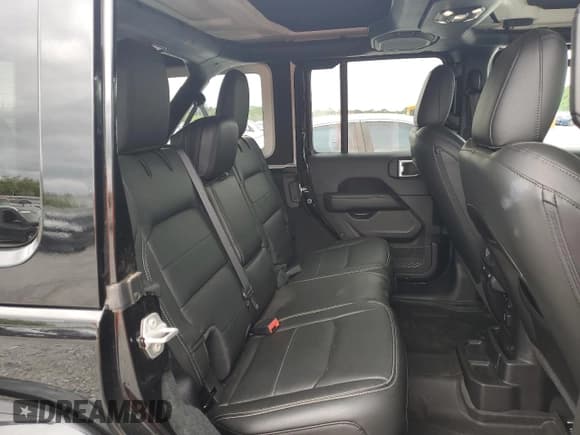 ✅ 2022 Jeep Wrangler Unlimited Sahara Altitude • VIN: 1C4HJXEG9NW189265 • Lot: 67490265. Listed on Copart with 29,661 mi. Free auction sales archive from the USA and detailed vehicle history report at DreamBid. Image 11.