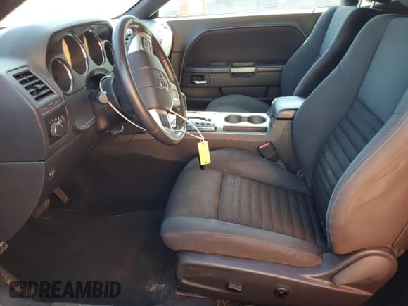 ✅ 2014 Dodge Challenger SXT • VIN: 2C3CDYAG9EH284263 • Лот: 70398424. Опубликован ранее на Copart с пробегом 45 383 миль. Бесплатный доступ к архиву аукционных продаж из США и подробный отчёт об истории автомобиля на DreamBid. Изображение 7.