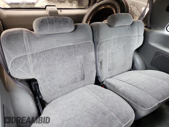 ✅ 1997 Ford Explorer • VIN: 1FMCU24E4VUA33730 • Lot: 62601625. Wystawiony na Copart z przebiegiem 100 600 mil. Bezpłatny archiwum sprzedaży aukcyjnych z USA i szczegółowy raport historii pojazdu na DreamBid. Zdjęcie 10.