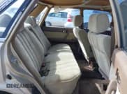 ✅ 1985 Toyota Camry LE • VIN: JT2SV16E9F0351378 • Lot: 41605627. Wystawiony na IAAI z przebiegiem 192 476 mil. Bezpłatny archiwum sprzedaży aukcyjnych z USA i szczegółowy raport historii pojazdu na DreamBid. Zdjęcie 8.