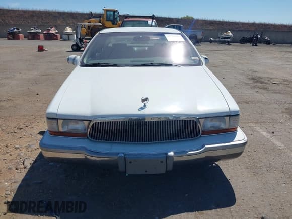 ✅ 1995 Buick Roadmaster Collectors Edition • VIN: 1G4BN52P1SR430194 • Lot: 42794867. Wystawiony na IAAI z przebiegiem 94 637 mil. Bezpłatny archiwum sprzedaży aukcyjnych z USA i szczegółowy raport historii pojazdu na DreamBid. Zdjęcie 6.