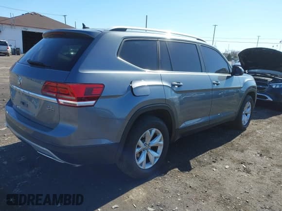 ✅ 2019 Volkswagen Atlas SE • VIN: 1V2UR2CA9KC556024 • Lot: 41826143. Listed on IAAI with 111,982 mi. Free auction sales archive from the USA and detailed vehicle history report at DreamBid. Image 4.