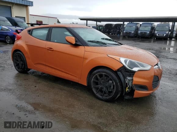 ✅ 2015 Hyundai Veloster • VIN: KMHTC6AD9FU238130 • Lot: 82175354. Wystawiony na Copart z przebiegiem 100 342 mil. Bezpłatny archiwum sprzedaży aukcyjnych z USA i szczegółowy raport historii pojazdu na DreamBid. Zdjęcie 4.