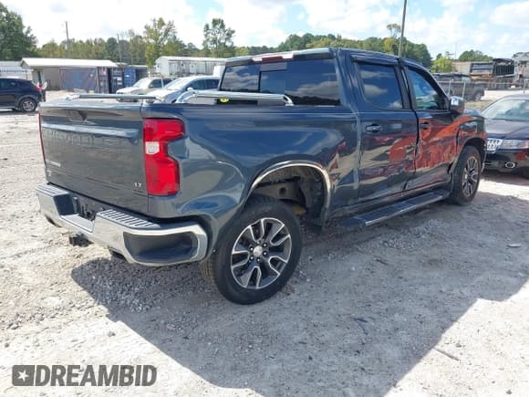 ✅ 2019 Chevrolet Silverado 1500 LT • VIN: 3GCUYDED5KG292241 • Lot: 43396399. Wystawiony na IAAI z przebiegiem 121 506 mil. Bezpłatny archiwum sprzedaży aukcyjnych z USA i szczegółowy raport historii pojazdu na DreamBid. Zdjęcie 4.