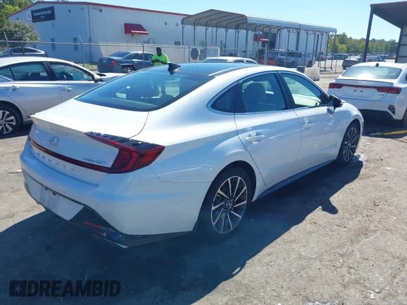 ✅ 2020 Hyundai Sonata Limited • VIN: 5NPEH4J28LH055924 • Лот: 43435363. Опубликован ранее на IAAI с пробегом 28 528 миль. Бесплатный доступ к архиву аукционных продаж из США и подробный отчёт об истории автомобиля на DreamBid. Изображение 4.
