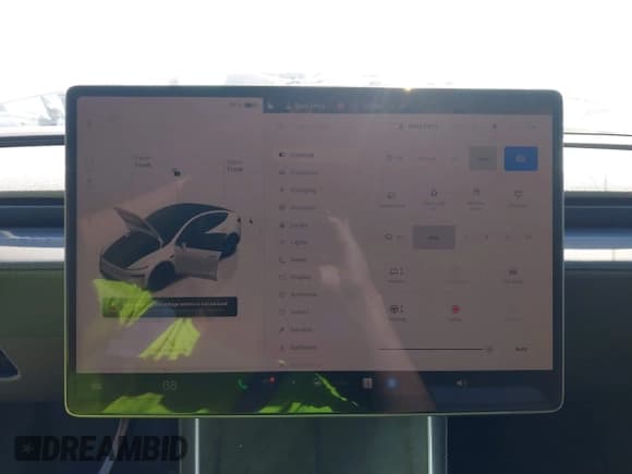 ✅ 2026 Tesla Model Y Long Range • VIN: 7SAYGDED2TF389511 • Lot: 43492272. Wystawiony na IAAI z przebiegiem 2 335 mil. Bezpłatny archiwum sprzedaży aukcyjnych z USA i szczegółowy raport historii pojazdu na DreamBid. Zdjęcie 18.