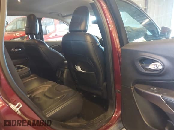 ✅ 2019 Jeep Cherokee Limited • VIN: 1C4PJMDX3KD435570 • Lot: 43328030. Wystawiony na IAAI z przebiegiem 111 540 mil. Bezpłatny archiwum sprzedaży aukcyjnych z USA i szczegółowy raport historii pojazdu na DreamBid. Zdjęcie 8.