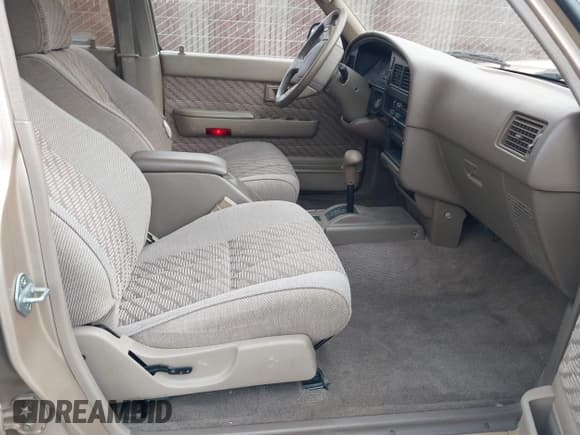 ✅ 1995 Toyota 4Runner • VIN: JT3VN29V1S0058952 • Лот: 42131841. Опубликован ранее на IAAI с пробегом 161 161 миль. Бесплатный доступ к архиву аукционных продаж из США и подробный отчёт об истории автомобиля на DreamBid. Изображение 5.