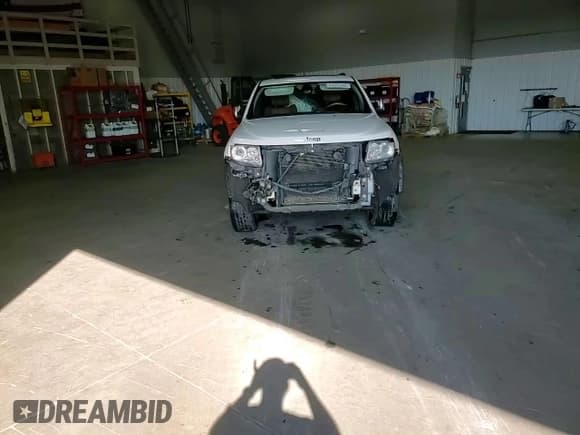 ✅ 2012 Jeep Grand Cherokee Overland • VIN: 1C4RJFCG7CC324310 • Lot: 84262345. Listed on Copart with 155,354 mi. Free auction sales archive from the USA and detailed vehicle history report at DreamBid. Image 15.