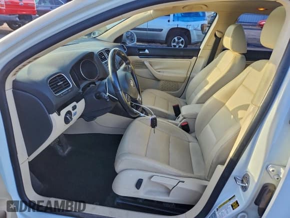 ✅ 2014 Volkswagen Jetta TDI w/Sunroof • VIN: 3VWPL7AJ4EM625749 • Lot: 93427965. Listed on Copart with 107,712 mi. Free auction sales archive from the USA and detailed vehicle history report at DreamBid. Image 7.