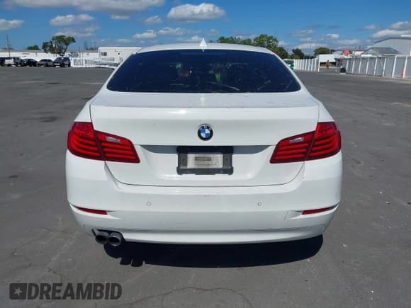 ✅ 2016 BMW 5 Series 528i • VIN: WBA5A5C55GG354490 • Lot: 43501783. Listed on IAAI with Not provided. Free auction sales archive from the USA and detailed vehicle history report at DreamBid. Image 16.