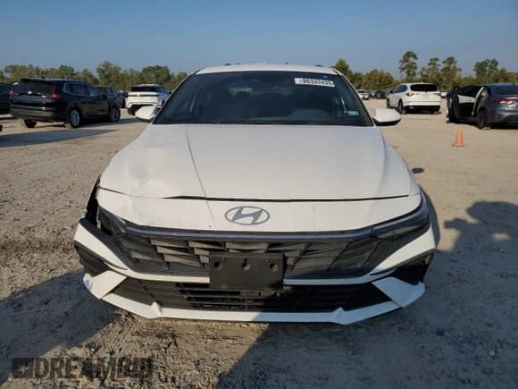 2024 Hyundai Elantra SE with VIN KMHLL4DG9RU821280, listed as a Copart auction lot 86333435 with 9,425 mi miles and Clean title. Bid and sale history available at DreamBid. Image 5.