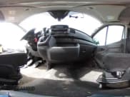 ✅ 2020 Ford Transit Cargo • VIN: 1FTBR2CG1LKB43034 • Lot: 41668193. Wystawiony na IAAI z przebiegiem 56 827 mil. Bezpłatny archiwum sprzedaży aukcyjnych z USA i szczegółowy raport historii pojazdu na DreamBid. Zdjęcie 18.