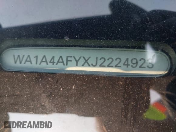 ✅ 2018 Audi SQ5 Premium Plus • VIN: WA1A4AFYXJ2224923 • Lot: 42390942. Wystawiony na IAAI z przebiegiem 80 198 mil. Bezpłatny archiwum sprzedaży aukcyjnych z USA i szczegółowy raport historii pojazdu na DreamBid. Zdjęcie 17.