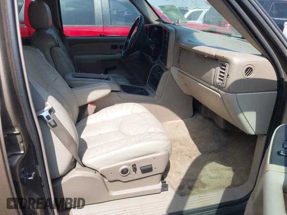 ✅ 2003 Chevrolet Suburban LT • VIN: 1GNEC16Z83J191651 • Лот: 42309641. Опубликован ранее на IAAI с пробегом Не указан. Бесплатный доступ к архиву аукционных продаж из США и подробный отчёт об истории автомобиля на DreamBid. Изображение 5.