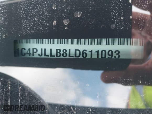 ✅ 2020 Jeep Cherokee Latitude Plus • VIN: 1C4PJLLB8LD611093 • Lot: 41498284. Wystawiony na IAAI z przebiegiem 27 613 mil. Bezpłatny archiwum sprzedaży aukcyjnych z USA i szczegółowy raport historii pojazdu na DreamBid. Zdjęcie 9.