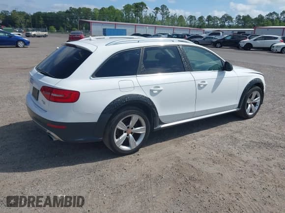 ✅ 2015 Audi allroad A4 Premium Plus • VIN: WA1UFAFLXFA055527 • Лот: 41760426. Опубликован ранее на IAAI с пробегом 130 238 миль. Бесплатный доступ к архиву аукционных продаж из США и подробный отчёт об истории автомобиля на DreamBid. Изображение 4.