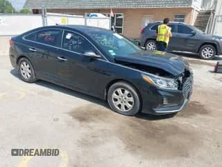 2018 Hyundai Sonata SEL с VIN 5NPE34AF0JH611464, выставлен на аукционе IAAI как лот 42399688 с пробегом 78 080 миль миль и . История ставок и продаж доступна на DreamBid. Изображение 1.