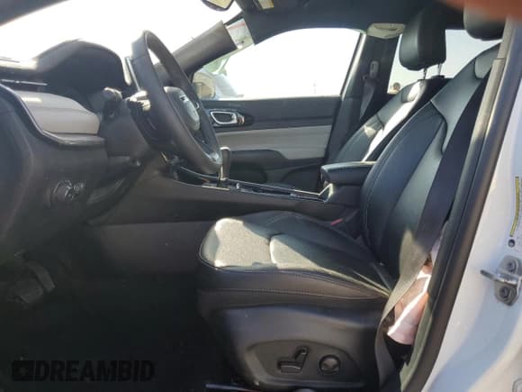 ✅ 2025 Jeep Compass Limited • VIN: 3C4NJDCN0ST507780 • Lot: 91915705. Wystawiony na Copart z przebiegiem 26 658 mil. Bezpłatny archiwum sprzedaży aukcyjnych z USA i szczegółowy raport historii pojazdu na DreamBid. Zdjęcie 7.