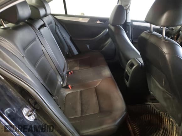 ✅ 2013 Volkswagen Jetta SE • VIN: 3VWDP7AJ2DM424549 • Лот: 52238075. Опубликован ранее на Copart с пробегом 268 512 миль. Бесплатный доступ к архиву аукционных продаж из США и подробный отчёт об истории автомобиля на DreamBid. Изображение 10.