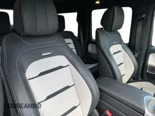 ✅ 2024 Mercedes-Benz G 63 AMG • VIN: W1NYC7HJXRX494915 • Lot: 92511995. Wystawiony na Copart z przebiegiem 8 839 mil. Bezpłatny archiwum sprzedaży aukcyjnych z USA i szczegółowy raport historii pojazdu na DreamBid. Zdjęcie 5.