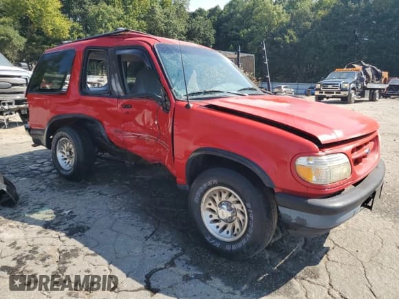 ✅ 1998 Ford Explorer Sport • VIN: 1FMYU24X5WUC60739 • Lot: 70776925. Wystawiony na Copart z przebiegiem 244 929 mil. Bezpłatny archiwum sprzedaży aukcyjnych z USA i szczegółowy raport historii pojazdu na DreamBid. Zdjęcie 4.