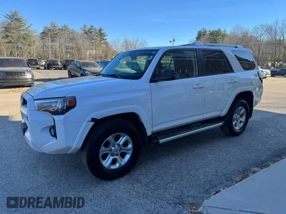 ✅ 2016 Toyota 4Runner Limited • VIN: JTEBU5JR3G5305556 • Лот: 93897325. Опубликован ранее на Copart с пробегом 155 013 миль. Бесплатный доступ к архиву аукционных продаж из США и подробный отчёт об истории автомобиля на DreamBid. Изображение 2.