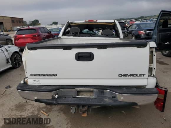 2005 Chevrolet Silverado 1500 Z71 with VIN 2GCEK19B251270661, listed as a Copart auction lot 81614315 with 134,337 mi miles and Salvage title. Bid and sale history available at DreamBid. Image 6.