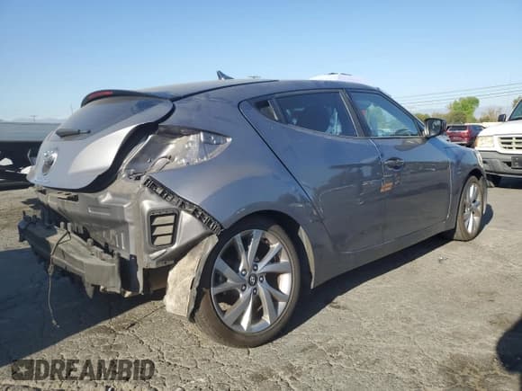 ✅ 2017 Hyundai Veloster • VIN: KMHTC6AD9HU313363 • Lot: 77983884. Wystawiony na Copart z przebiegiem 85 517 mil. Bezpłatny archiwum sprzedaży aukcyjnych z USA i szczegółowy raport historii pojazdu na DreamBid. Zdjęcie 3.
