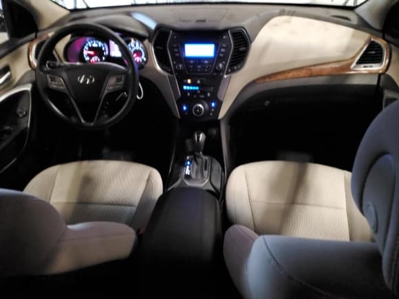 ✅ 2014 Hyundai Santa Fe • VIN: 5XYZTDLB9EG131917 • Лот: 91025625. Опубликован ранее на Copart с пробегом 68 449 миль. Бесплатный доступ к архиву аукционных продаж из США и подробный отчёт об истории автомобиля на DreamBid. Изображение 8.