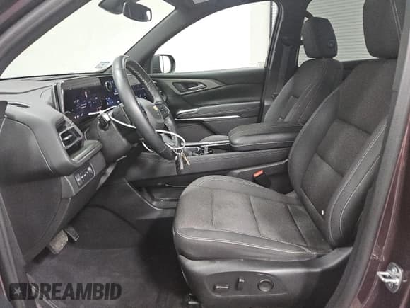 ✅ 2024 Chevrolet Traverse AWD LT • VIN: 1GNEVGKS5RJ178032 • Lot: 90659955. Wystawiony na Copart z przebiegiem 22 351 mil. Bezpłatny archiwum sprzedaży aukcyjnych z USA i szczegółowy raport historii pojazdu na DreamBid. Zdjęcie 7.