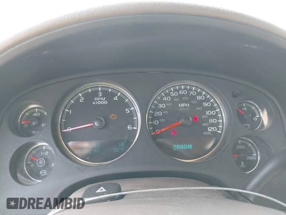 2010 Chevrolet Suburban LT z VIN 1GNUKJE33AR292364, wystawiony jako IAAI lot #43216052 z przebiegiem 258 345 mil mil oraz . Historia ofert i sprzedaży dostępna na DreamBid. Obrazek 7.