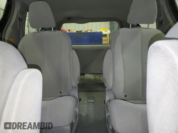 ✅ 2013 Toyota Sienna LE • VIN: 5TDJK3DCXDS067941 • Lot: 91942445. Listed on Copart with 156,549 mi. Free auction sales archive from the USA and detailed vehicle history report at DreamBid. Image 10.