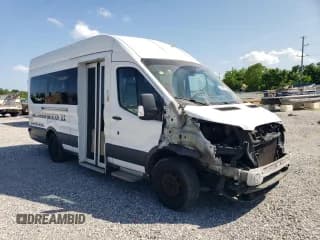 ✅ 2017 Ford Transit • VIN: 1FTBW3XMXHKA35131 • Lot: 54001745. Wystawiony na Copart z przebiegiem 219 586 mil. Bezpłatny archiwum sprzedaży aukcyjnych z USA i szczegółowy raport historii pojazdu na DreamBid. Zdjęcie 1.