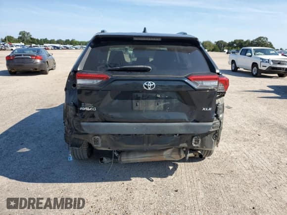 ✅ 2020 Toyota RAV4 XLE Premium • VIN: JTMC1RFV8LD046402 • Lot: 70228595. Listed on Copart with 110,501 mi. Free auction sales archive from the USA and detailed vehicle history report at DreamBid. Image 6.