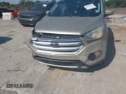 ✅ 2017 Ford Escape SE • VIN: 1FMCU0GD8HUC60074 • Lot: 41918443. Wystawiony na IAAI z przebiegiem 85 787 mil. Bezpłatny archiwum sprzedaży aukcyjnych z USA i szczegółowy raport historii pojazdu na DreamBid. Zdjęcie 19.