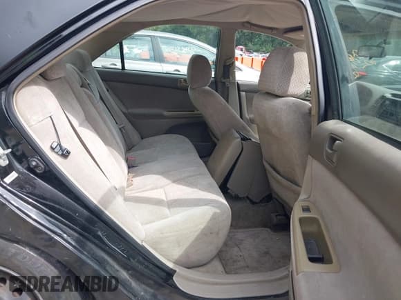✅ 2002 Toyota Camry XLE • VIN: 4T1BE32K02U083575 • Lot: 43056537. Wystawiony na IAAI z przebiegiem 202 531 mil. Bezpłatny archiwum sprzedaży aukcyjnych z USA i szczegółowy raport historii pojazdu na DreamBid. Zdjęcie 8.
