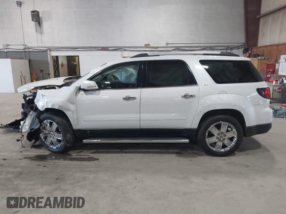 ✅ 2017 GMC Acadia Limited • VIN: 1GKKVSKD1HJ152997 • Lot: 42093098. Wystawiony na IAAI z przebiegiem 143 331 mil. Bezpłatny archiwum sprzedaży aukcyjnych z USA i szczegółowy raport historii pojazdu na DreamBid. Zdjęcie 14.